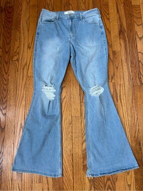 Hollister Women’s Light Blue Flared Jeans Sz 32 Long